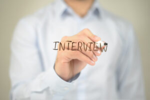 Interviews in virale Kurzclips verwandeln – mit Descript